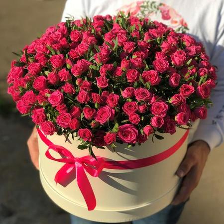 Букет "Коробка из 101 розовой кустовой розы "Великолепное поле""